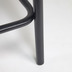 Nosh Doriane Hocker aus massiver Ulme schwarz lackiert und mit gepolstertem Sitz 65 cm hoch