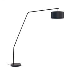 Nosh Ciana Stehlampe aus Metall mit schwarzem Finish und Lampenschirm aus Baumwolle